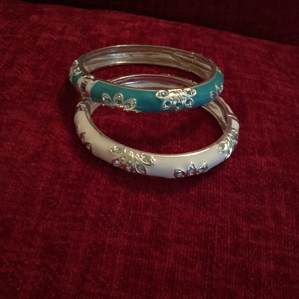 NIB*2 silver spring open bangles - Picture 5 of 6